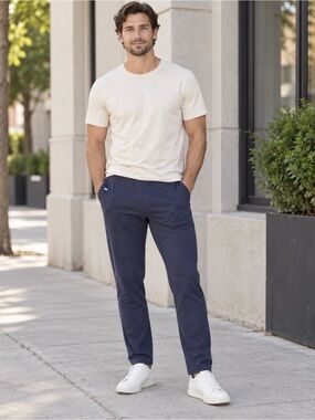 Title: Vuori Navy Athletic Pants Straight Hem Pockets Men’s